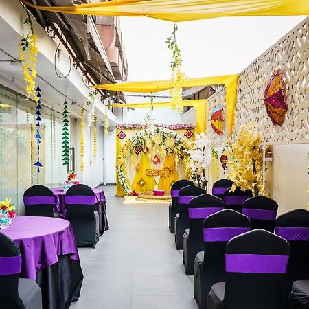 Caspia Hotel New Delhi Экстерьер фото