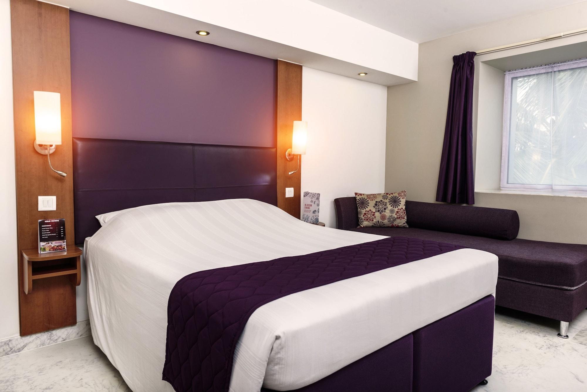 Caspia Hotel New Delhi Экстерьер фото
