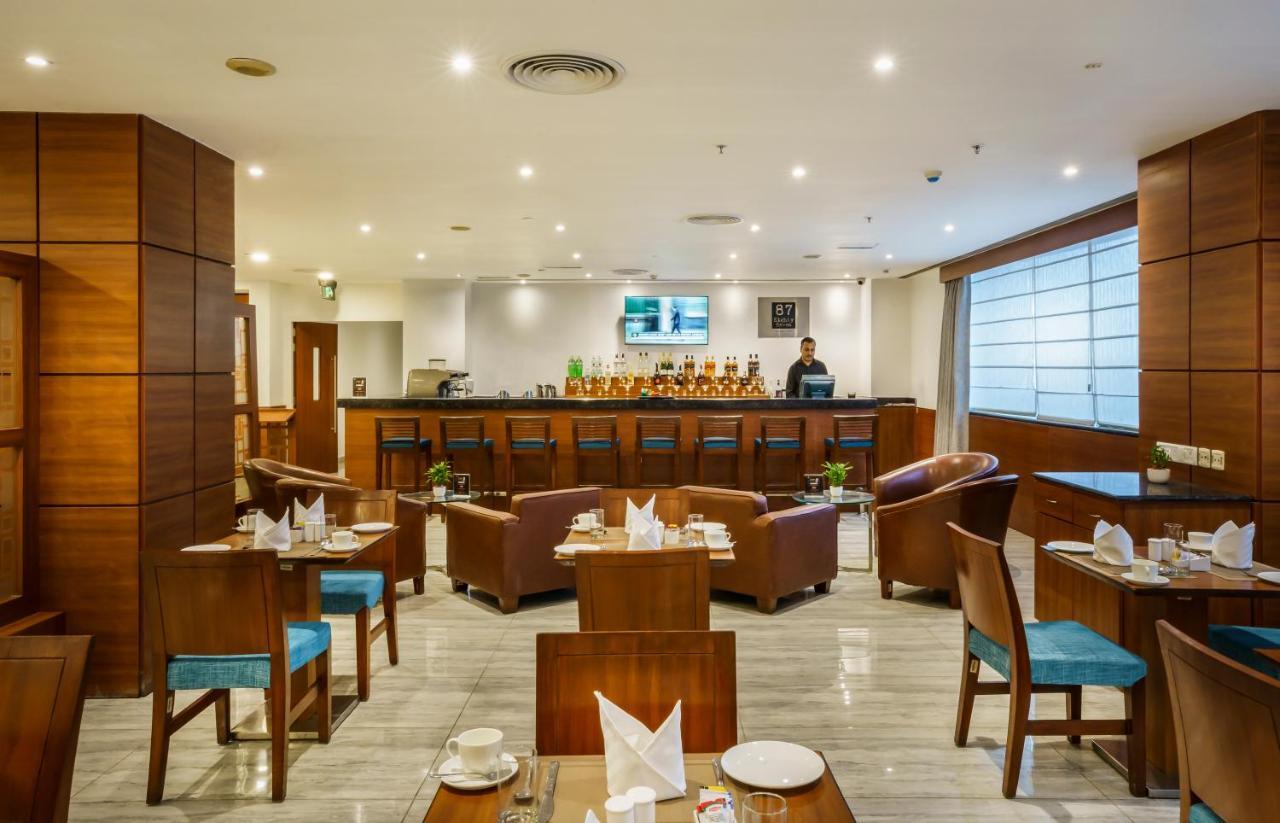 Caspia Hotel New Delhi Экстерьер фото