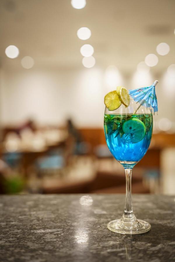 Caspia Hotel New Delhi Экстерьер фото