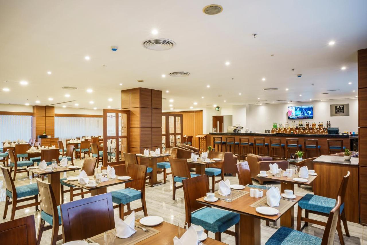 Caspia Hotel New Delhi Экстерьер фото