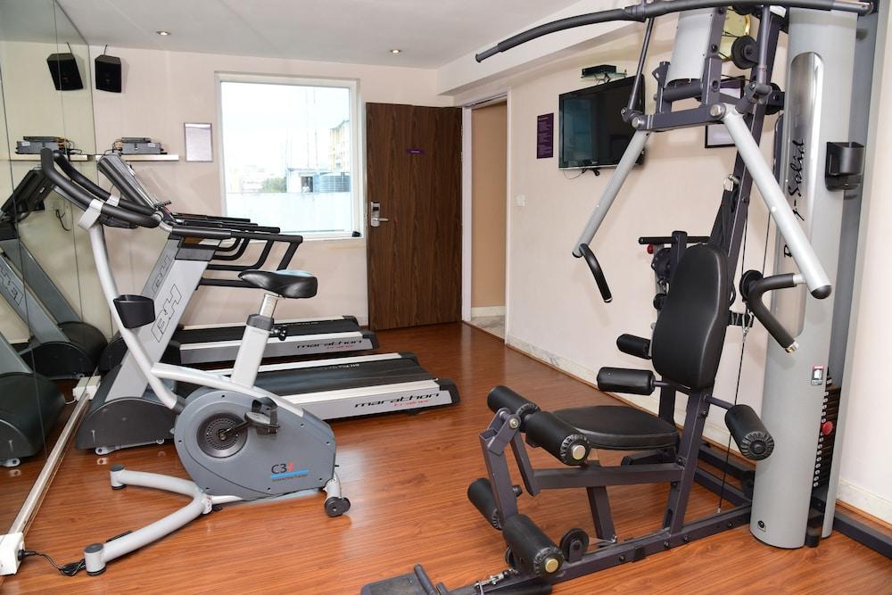 Caspia Hotel New Delhi Экстерьер фото