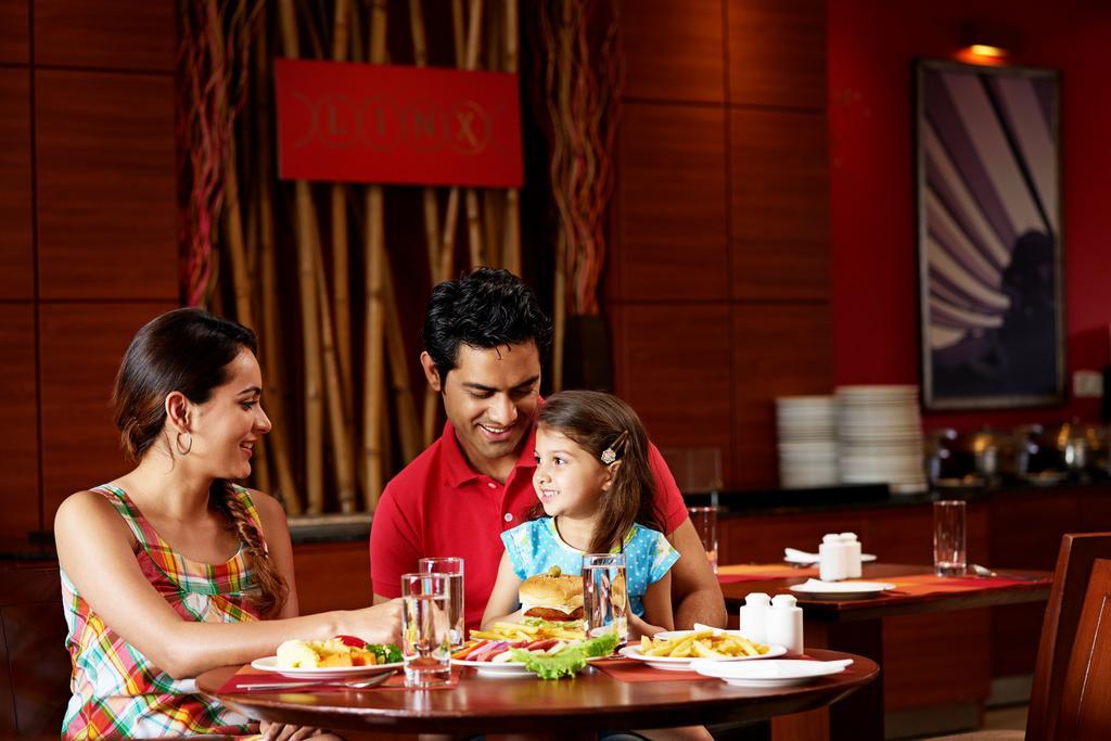 Caspia Hotel New Delhi Экстерьер фото
